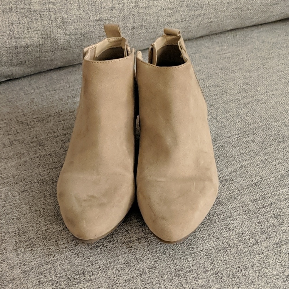 Heeled booties